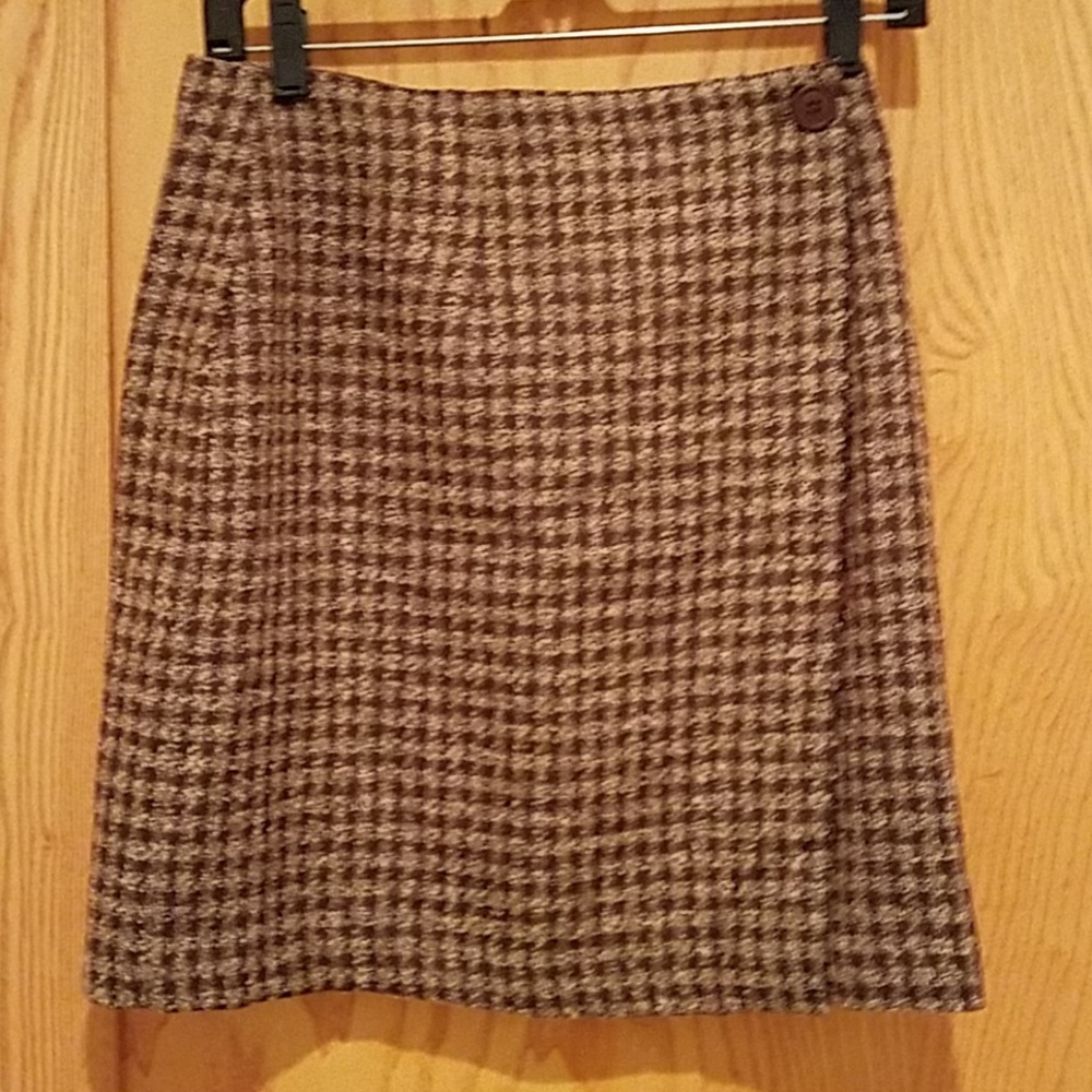 NEW TWEED SKIRT